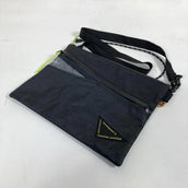 【OneSize ブラック系】 Atelier Blue Bottle ( アトリエブルーボトル ) ハイカーズ サコッシュ 02 ウィズ ジップ ポケット Hiker'S Sacoche 02 (With Zip Pocket) X-Pac ダイニーマ Dcf 入 - 【公式】2ndGEAR(セカンドギア)Webショップ【登山用品・アウトドア用品専門 買取販売店】
