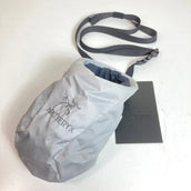 【L グレー系】 Arcteryx ( アークテリクス ) イオン ライトウェイト チョーク バッグ Ion Lightweight Chalk Bag ナイロン バッグ ストレージ ショルダーバッグ z00053083 ショルダーバッグ バッグ ス