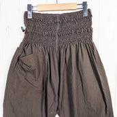 【Unisex OneSize ブラウン系】 Juuni No Youhinten ( 一二の用品店 | じゅうに ) モンペズボンNY_栗(Kuri) 入手困難 ナイロン ウェア ボトムス ロングパンツ z00052635 ロングパンツ ボトムス ウェア - 【公式】2ndGEAR(セカンドギア)Webショップ【登山用品・アウトドア用品専門 買取販売店】