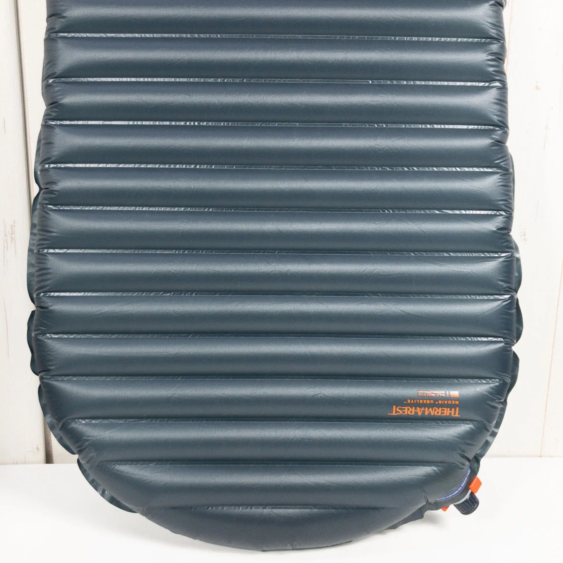 アウトドア THERMAREST NEO AIR UBERLITE スリーピングマット