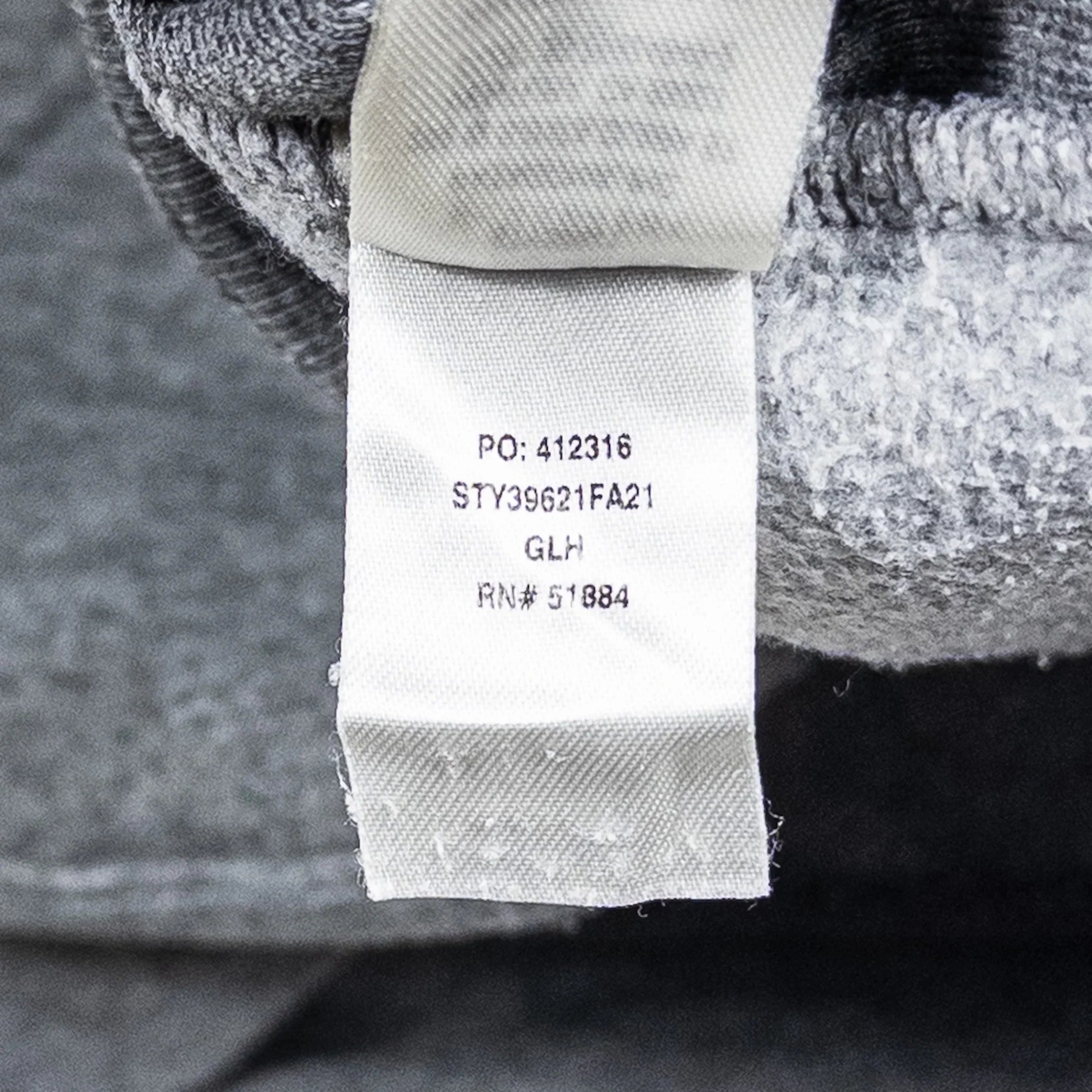 【Men's S グレー系】 Patagonia ( パタゴニア ) P-6 ラベル アップライザル フーディ P-6 Label Uprisal Hoody ポリエステル 39621 International Men's GLH フリース アウター ジャケット - 【公式】2ndGEAR（セカンドギア）Webショップ【登山用品・アウトドア用品専門 買取販売店】