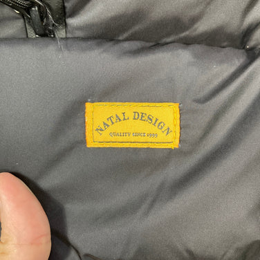 【Men's S ブラック系】 Nanga ( ナンガ ) プルオーバー ダウン ジャケット Pullover Down Jacket 生産終了モデル 入手困難 ネイタルデザイン Natal Design リスト List トリプルネーム コラボ ダウン ウェア ト