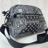 Chums 再生小号梯形单肩包（黑色，均码）z00053165，涤纶收纳袋