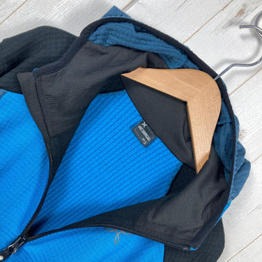 Montura Men's Stretch Color Hoody Jacket, Size Small, Blue. Polyester fleece outerwear jacket with Polartec Power Grid (z000).