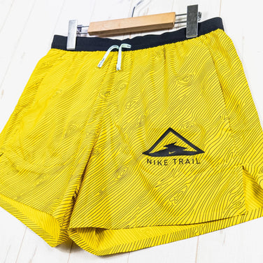 Nike Flex Stride 5英寸越野跑短裤，男款，中号，黄色。涤纶。