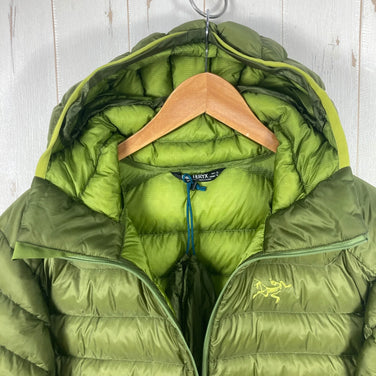 Arcteryx Cerium LT 男式 M 绿色连帽羽绒服、外套、羽绒保暖层，z00053721