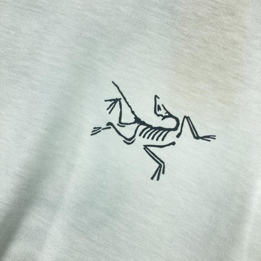 【Men's XS ホワイト系】 Arcteryx ( アークテリクス ) アーク マルチバード ロゴ ロングスリーブ Arc' Multi Bird Logo Long Sleeve 長袖 Tシャツ 入手困難 X000007746/ International Me - 【公式】2ndGEAR（セカンドギア）Webショップ【登山用品・アウトドア用品専門 買取販売店】