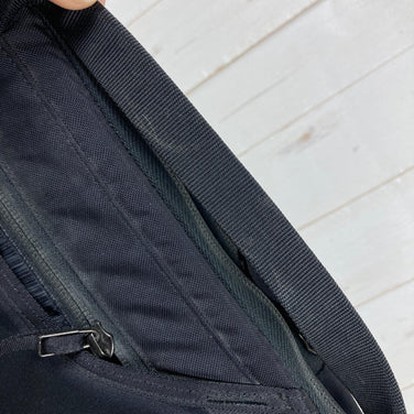 Arcteryx Blade 6 背包（均码，黑色） - 已停产且难以找到的尼龙储物背包/日用背包，容量：最大 29 升 (z00054481)