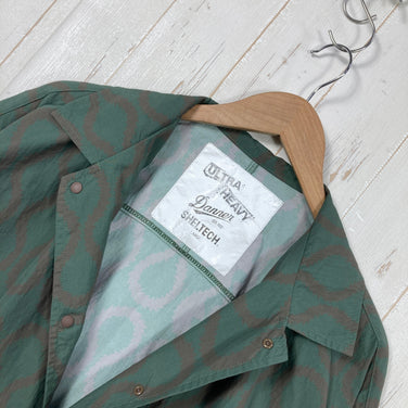 【Men's L グリーン系】 Danner ( ダナー ) ピンズ プリント スナップ シャツ PINS PT SNAP SHIRTS Green Ultra Heavy（ウルトラヘビー）SHELTECH（シェルテック）トリプルコラボ ナイロン ウェア トップス