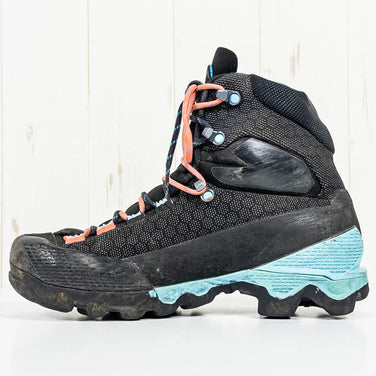 La Sportiva Equilibium ST GTX Women's Trekking Boots, Size 25.5cm, Black, Black with Hibiscus / K00P02