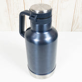 【OneSize ブルー系】 Stanley ( スタンレー ) クラシック真空グロウラー 1.9L 炭酸対応 ボトル ロイヤルブルー |Royal Blue ハードボトル ハイドレーションイクイップメント - 【公式】2ndGEAR（セカンドギア）Webショップ【登山用品・アウトドア用品専門 買取販売店】