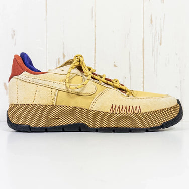 Nike Air Force 1 Wild 女款 24.5 厘米米色小麦金色 (z00053162)