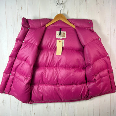 男式 S 码紫色 1970 年代 The North Face 防撕裂尼龙羽绒背心（棕色标签，旧标签）已停产，很难找到。