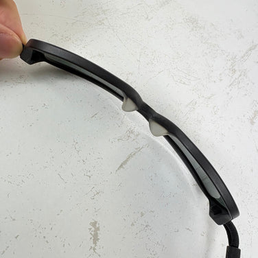【OneSize ブラック系】 Ombraz（オンブラズ） クラシック アームレス サングラス Classic Armless Sunglasses ウェア ウェア小物 アイウェア サングラス z00058740  サングラス アイウェア ウェア小物 ウェア