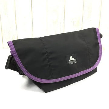 【S ブラック系】Gregory ( グレゴリー ) スイッチ メッセンジャーバッグ S Switch Messenger Bag S ブラック×パープル 旧タグ シルバータグ クーリエバッグ ショルダーバッグ ショルダーバッグ バッグ ストレージ - 【公式】2ndGEAR（セカンドギア）Webショップ【登山用品・アウトドア用品専門 買取販売店】
