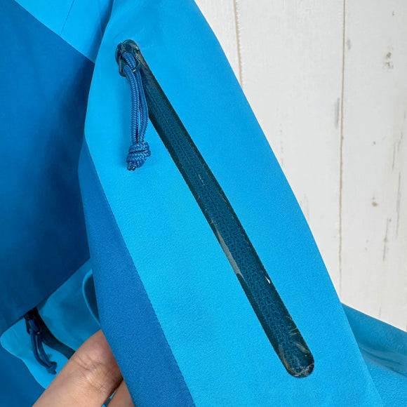 【Women's XS ブルー系】 Arcteryx ( アークテリクス ) スティングレイ ジャケット Stingray Jacket Cyan Blue ナイロン ウェア トップス アウター ジャケット レインシェル GORE-TEX ( ゴアテックス ) z000