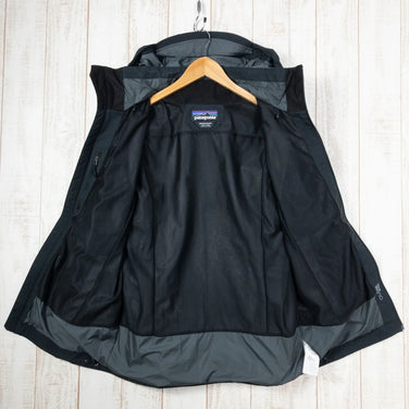 【Men's XS ブラック系】 Patagonia ( パタゴニア ) ウィンド スウィープ ジャケット Wind Sweep Jacket ナイロン 27065 International Men's ブラック | Black | BLK ハードシェル アウター - 【公式】2ndGEAR（セカンドギア）Webショップ【登山用品・アウトドア用品専門 買取販売店】