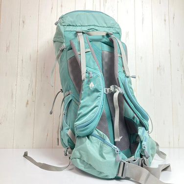 Montbell Cha-Cha Pack 30 女款，浅蓝色，均码，蓝色。这款轻质尼龙收纳背包容量为 30 升至 54 升。（产品编号：z00053012）