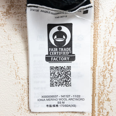 【Men's XS ブラック系】 Arcteryx ( アークテリクス ) イオニア メリノ ウール アーク ワード ショートスリーブ Ionia Merino Wool Arc'Word Short Sleeve メリノウール X000006537 / L08527 - 【公式】2ndGEAR（セカンドギア）Webショップ【登山用品・アウトドア用品専門 買取販売店】