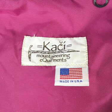 【OneSize パープル系】 カチ マウンテニアリング イクイップメント Kaci Mountaineering Equipments デイパック Daypack アメリカ製 デイパック 容量【～29L】 バックパック バッグ ストレージ - 【公式】2ndGEAR（セカンドギア）Webショップ【登山用品・アウトドア用品専門 買取販売店】