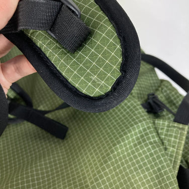 【Unisex S グリーン系】 PaLante ( パランテ ) デザート パック Desert Pack Pine Gridstop / Black uhmwpe Gridmesh 入手困難 ナイロン バッグ ストレージ バックパック 容量【30L～54L】 z0