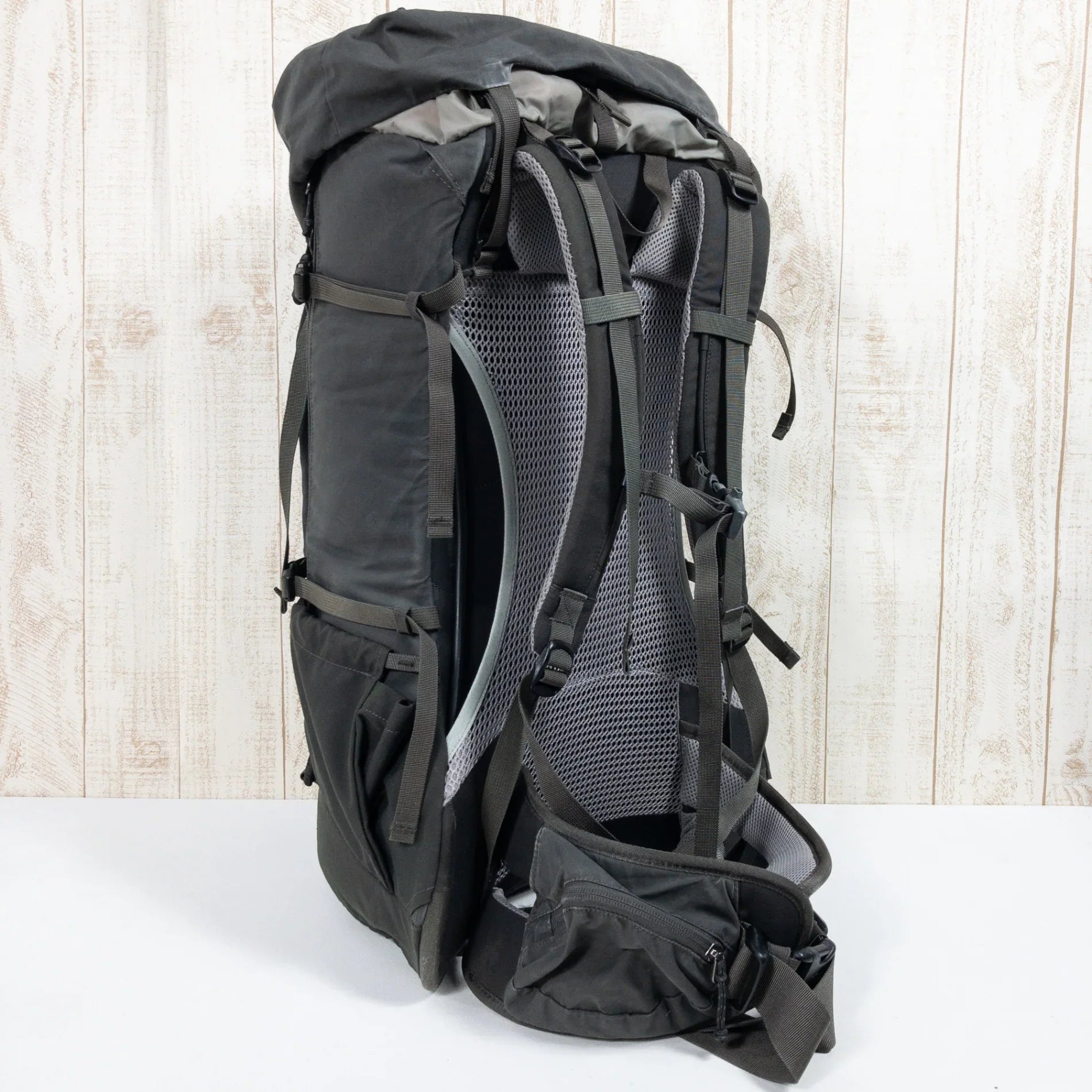 【Women's OneSize グリーン系】 Fjallraven ( フェールラーベン ) アビスコ フリルフット 35 W Abisko Friluft 35 W Deep Forest ポリエステル バッグ ストレージ バックパック 容量【30L～54L】 z0005129 - 【公式】2ndGEAR（セカンドギア）Webショップ【登山用品・アウトドア用品専門 買取販売店】