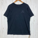 【Men's L ブラック系】 Arcteryx ( アークテリクス ) エンブレム Tシャツ SS Emblem T-Shirt SS Men's 入手困難 オーガニックコットン コットン ウェア トップス インナー シャツ ショートスリーブTシャツ クルーネック