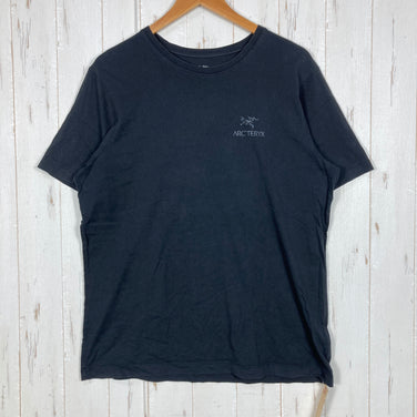 【Men's L ブラック系】 Arcteryx ( アークテリクス ) エンブレム Tシャツ SS Emblem T-Shirt SS Men's 入手困難 オーガニックコットン コットン ウェア トップス インナー シャツ ショートスリーブTシャツ クルーネック