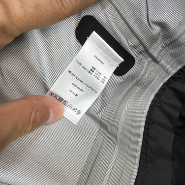 Mountain Hardwear Drystein Jacket, Men's Size M, Black. This nylon outerwear jacket is a hardshell jacket. Product code: z00053559.