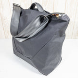 【OneSize グレー系】 Mystery Ranch ( ミステリーランチ ) ビンドル Bindle ポリエステル シャドー クーリエバッグ ショルダーバッグ メッセンジャーバッグ バッグ ストレージ - 【公式】2ndGEAR（セカンドギア）Webショップ【登山用品・アウトドア用品専門 買取販売店】