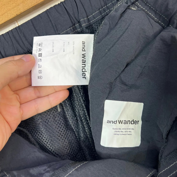 【Women's S ブラック系】 And Wander ( アンドワンダー ) ナイロンタフタ ハイカーパンツ Ny taffeta hiker pants ナイロン ウェア ボトムス ロングパンツ  z00054759   ロングパンツ ボトムス ウェア