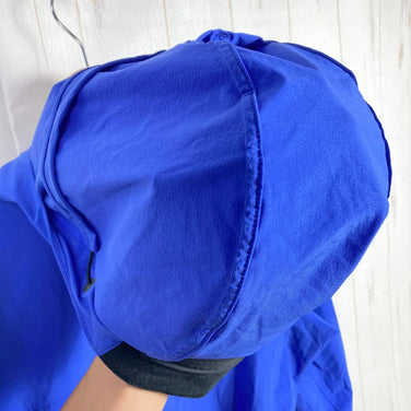 Arcteryx Sigma SL 女款中号蓝色连帽衫。已停产，难觅踪影，尼龙软壳外套。产品编号：z00053752。