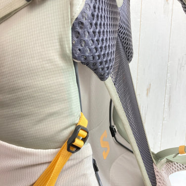 【Women's S/M ベージュ系】 Salomon ( サロモン ) エアロトレック 28 AEROTREK 28 ナイロン バッグ ストレージ バックパック デイパック 容量【～29L】 z00052566 デイパック 容量【～29L】 バックパック バッグ ストレ - 【公式】2ndGEAR（セカンドギア）Webショップ【登山用品・アウトドア用品専門 買取販売店】