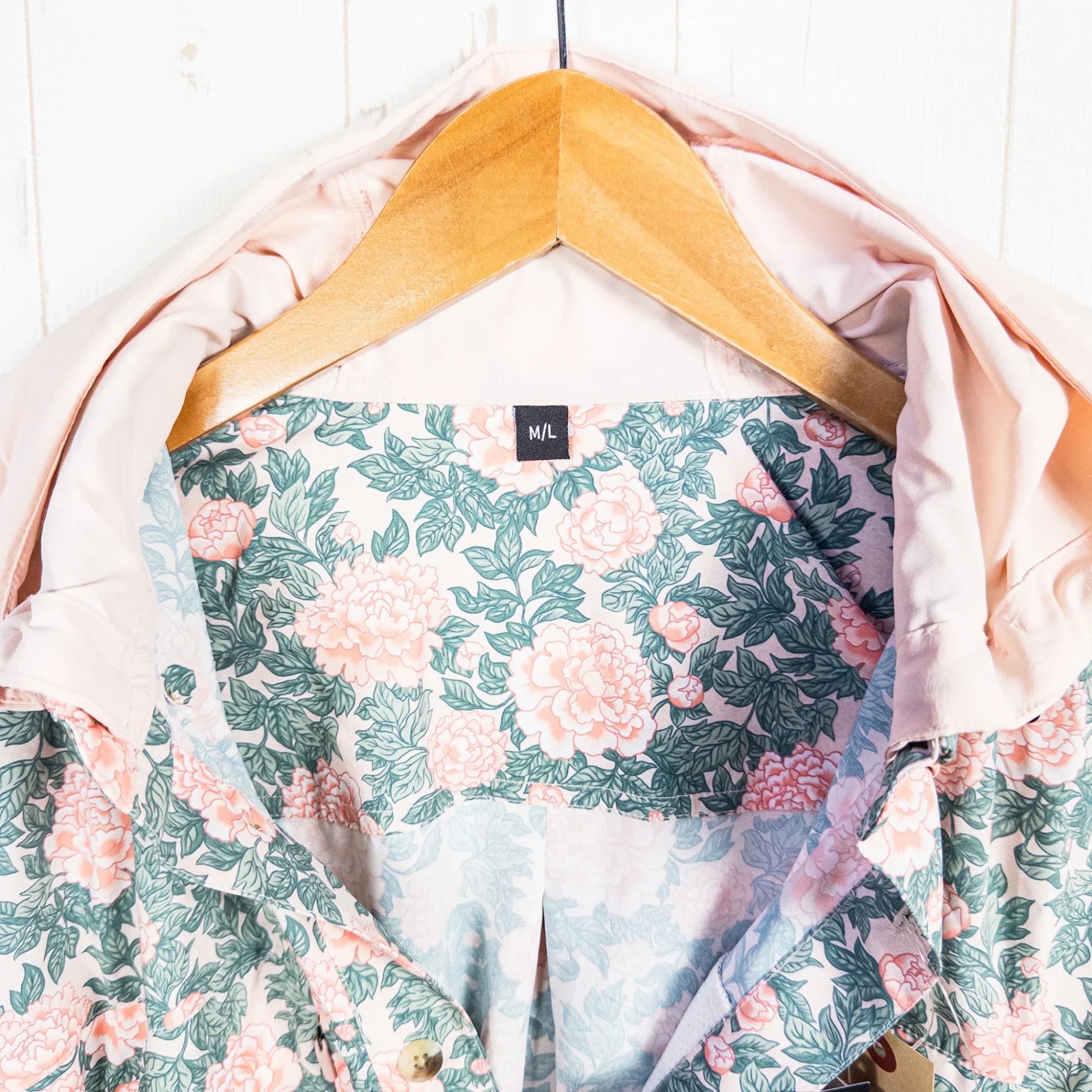 【Men's L ピンク系】 Jolly Gear（ジョリーギア） トリプルクラウン ボタンダウン ロングスリーブ TRIPLE CROWN BUTTON DOWN LONG SLEEVE Peony ポリエステル ウェア トップス インナー シャツ ロングスリー - 【公式】2ndGEAR（セカンドギア）Webショップ【登山用品・アウトドア用品専門 買取販売店】