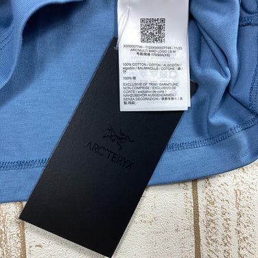 【Men's XS ブルー系】 Arcteryx ( アークテリクス ) アーク マルチバード ロゴ ロングスリーブ Arc' Multi Bird Logo Long Sleeve 長袖 Tシャツ 入手困難 X000007746 International Men - 【公式】2ndGEAR（セカンドギア）Webショップ【登山用品・アウトドア用品専門 買取販売店】