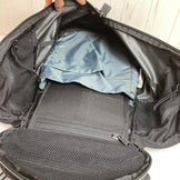 Mystery Ranch Urban Assault 尼龙收纳背包/背包（均码，黑色） - 容量：高达 29 升（z00052929）