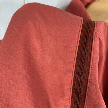 【Men's S ピンク系】 Arcteryx ( アークテリクス ) オッサ ストウフード Ossa Stowhood UPF50+ / 収納可能フード / ストレッチ ナイロン ウェア トップス アウター ジャケット ソフトシェル z00061044  ソフト