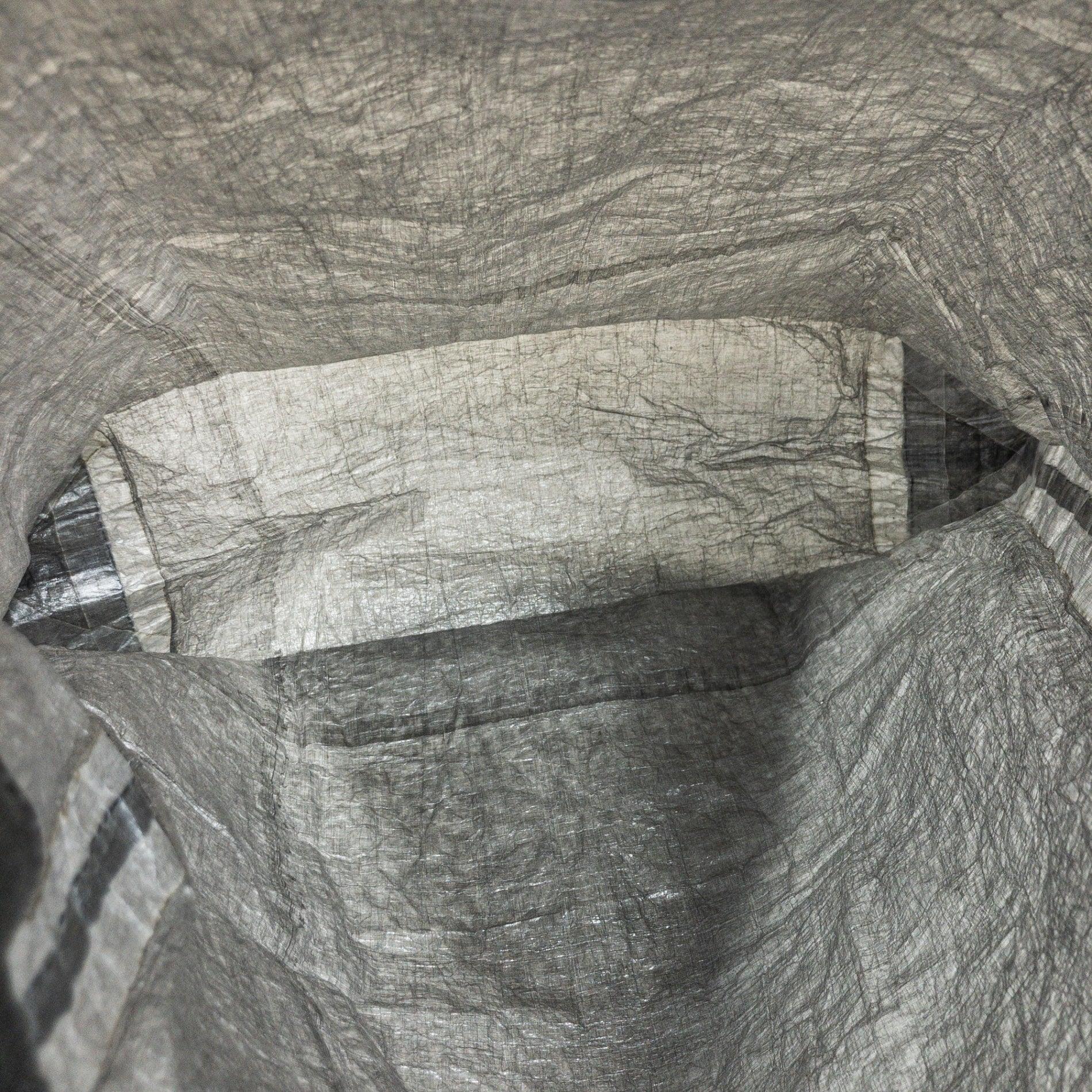 【OneSize グレー系】 c2010 Hyperlite Mountain Gear Hmg ( ハイパーライトマウンテンギア ) トレイル トート Trail Tote 生産終了モデル 入手困難 旧タグ バッグ ストレージ トートバッグ DCF ( ダイニー - 【公式】2ndGEAR（セカンドギア）Webショップ【登山用品・アウトドア用品専門 買取販売店】