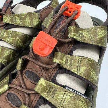 Keen NEW PORT RETRO x Smokey Bear 联名凉鞋，27.5厘米，卡其绿，1027452，SMOKEY BEAR/MILITARY OLIVE (z00055280)，男女通用