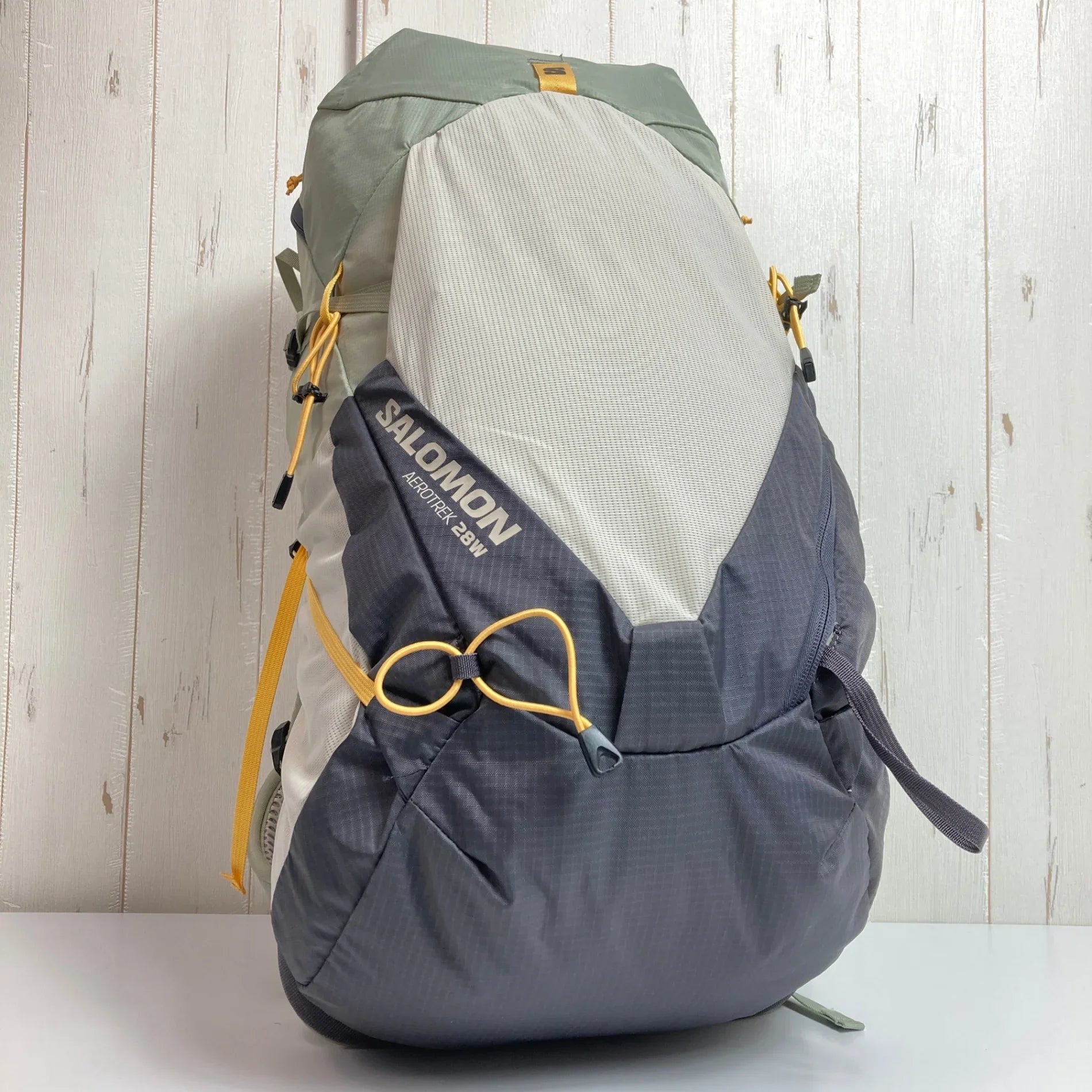 【Women's S/M ベージュ系】 Salomon ( サロモン ) エアロトレック 28 AEROTREK 28 ナイロン バッグ ストレージ バックパック デイパック 容量【～29L】 z00052566 デイパック 容量【～29L】 バックパック バッグ ストレ - 【公式】2ndGEAR（セカンドギア）Webショップ【登山用品・アウトドア用品専門 買取販売店】