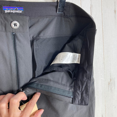 【Men's 34 ブラック系】 2023 Patagonia ( パタゴニア ) テラヴィア トレイル パンツ（ショート） ポリエステル ウェア ボトムス ロングパンツ ソフトシェル z00059046  ソフトシェル ロングパンツ ボトムス ウェア