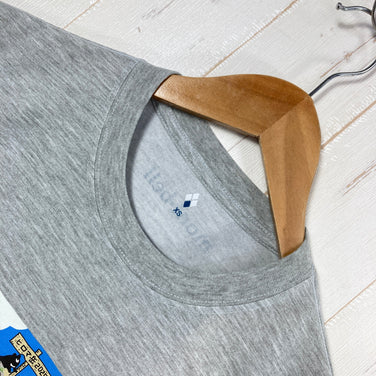 【Men's XS グレー系】 Montbell ( モンベル ) ヒロマゲストハウス 5周年記念 ティーシャツ 入手困難 ポリエステル ウェア トップス インナー シャツ ショートスリーブTシャツ クルーネック 化繊 z00059142  化繊 ショートスリーブT