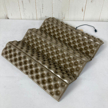 【OneSize ブラウン系】 Thermarest ( サーマレスト ) Z シート Z Sheet コヨーテ / グレー クローズドセルフォーム 折りたたみ式 スリーピングシステム 座布団 z00061755 コヨーテ / グレー 座布団 スリーピングシステム - 0