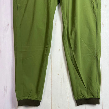 男女通用 L 码绿色 Static 全地形滑雪裤 #1 Kei 特别版。难得一见的 Moonlight Gear 联名款尼龙裤，采用软壳尼龙面料。