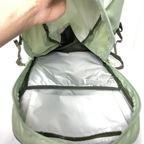 【Unisex OneSize グリーン系】 Quechua ( ケシュア ) ハイキング バックパック 20 バッグ ストレージ バックパック デイパック 容量【～29L】 z00058022  デイパック 容量【～29L】 バックパック バッグ ストレージ