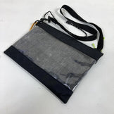 【OneSize ブラック系】 Atelier Blue Bottle ( アトリエブルーボトル ) ハイカーズ サコッシュ 02 ウィズ ジップ ポケット Hiker'S Sacoche 02 (With Zip Pocket) X-Pac ダイニーマ Dcf 入 - 【公式】2ndGEAR（セカンドギア）Webショップ【登山用品・アウトドア用品専門 買取販売店】