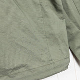 The North Face 燕尾服连帽衫，男款中号，绿色。尼龙防风夹克/外套 (z00053309)。