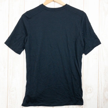 【Men's XS ブラック系】 Arcteryx ( アークテリクス ) イオニア メリノ ウール アーク ワード ショートスリーブ Ionia Merino Wool Arc'Word Short Sleeve メリノウール X000006537 / L08527 - 【公式】2ndGEAR（セカンドギア）Webショップ【登山用品・アウトドア用品専門 買取販売店】