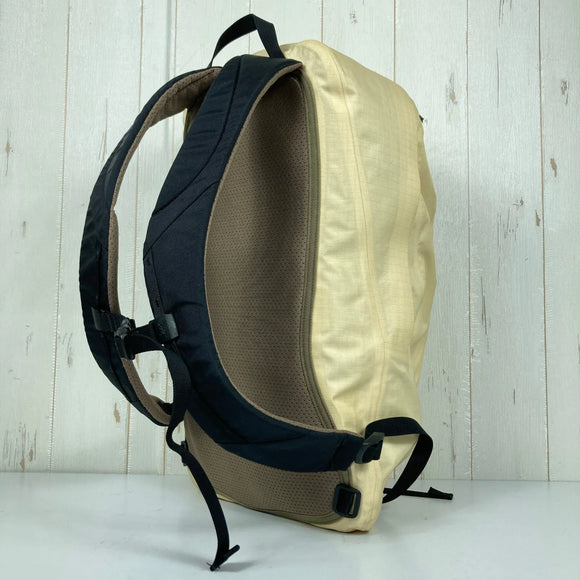 【OneSize ベージュ系】 Arcteryx ( アークテリクス ) アストリ 19 ASTRI 19 生産終了モデル 入手困難 ナイロン バッグ ストレージ バックパック デイパック 容量【～29L】 z00056263  デイパック 容量【～29L】 バック