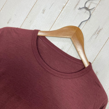 【Unisex M レッド系】 HERENESS（ヒアネス） スムース ウール ティーシャツ ロング スリーブ Smooth Wool T-Shirt Long Sleeve Deep Red メリノウール100% ウール ウェア トップス インナー シャツ ロング